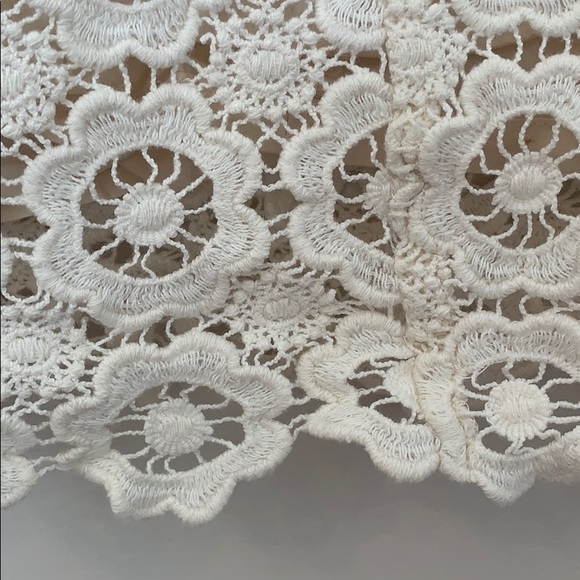 Lace skirt - Picture 3 of 3